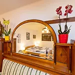 Guest house Nostalgie - Minihotel 3*