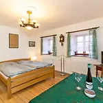 Nostalgie - Minihotel 게스트하우스