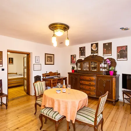 Nostalgie - Minihotel Maison d'hôtes 3*